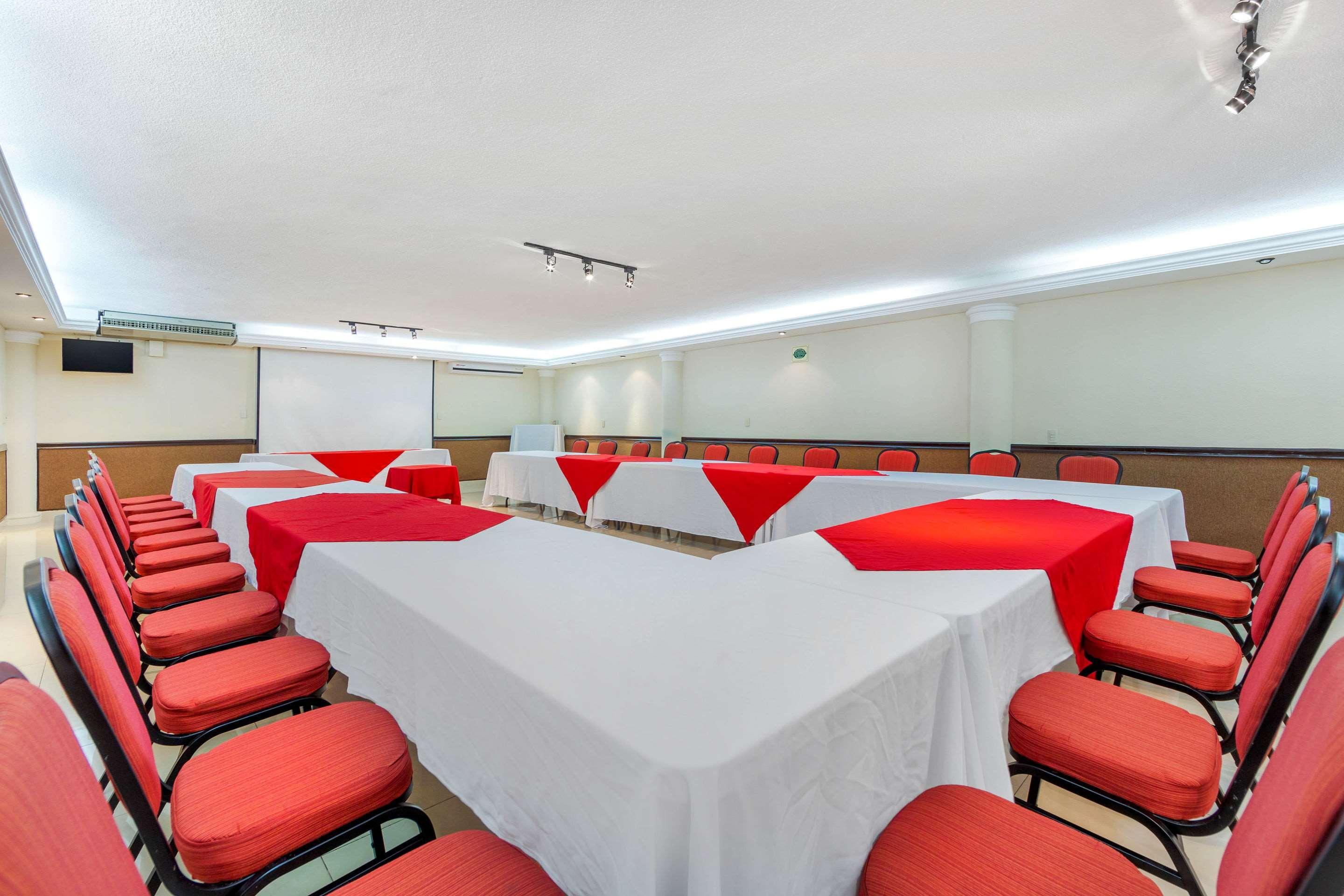 Quality Inn Тустла-Ґутьєррес Екстер'єр фото