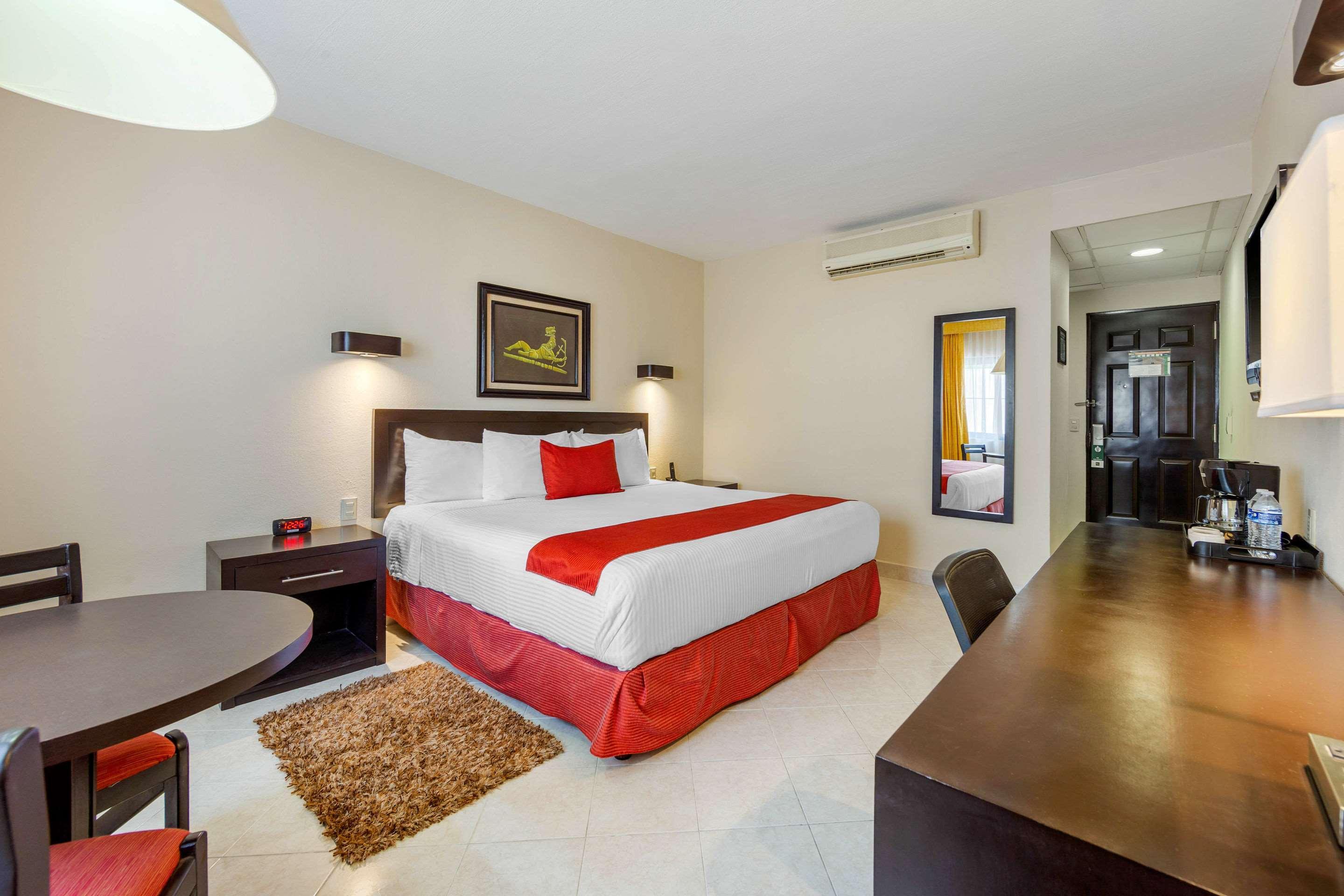 Quality Inn Тустла-Ґутьєррес Екстер'єр фото